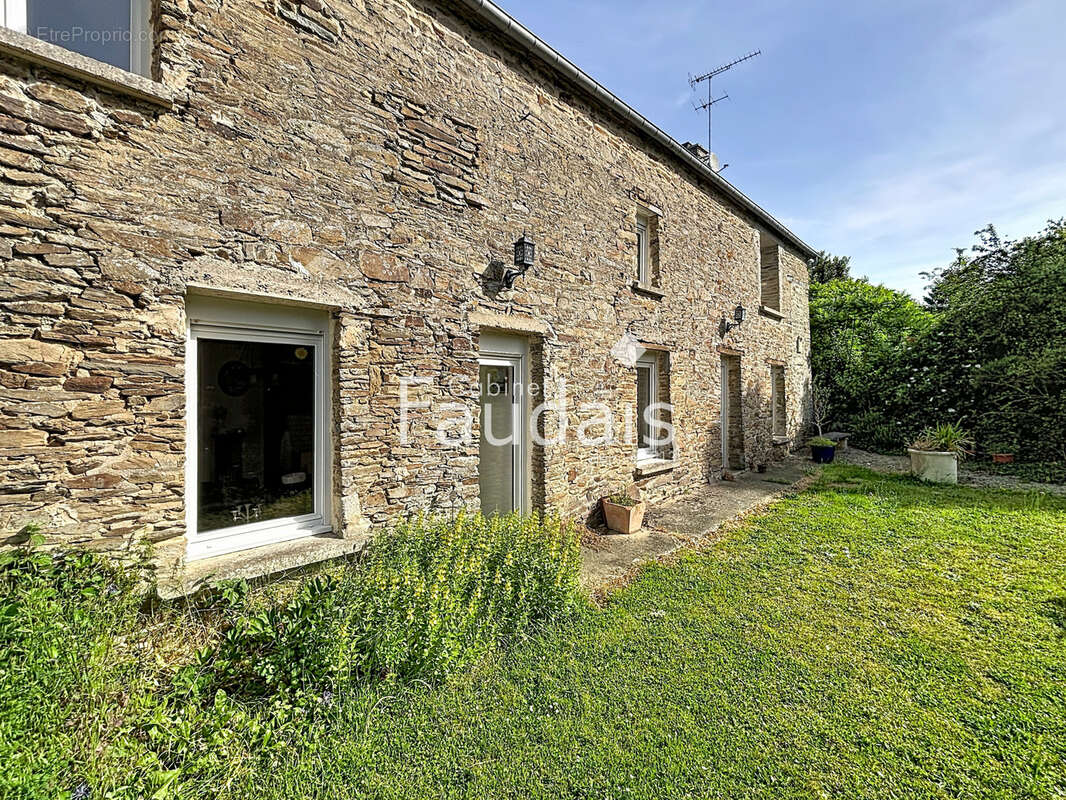 Maison à CAHAGNES