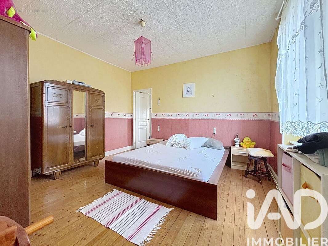 Maison 96 m² à Dugny-Sur-Meuse  - photo 3