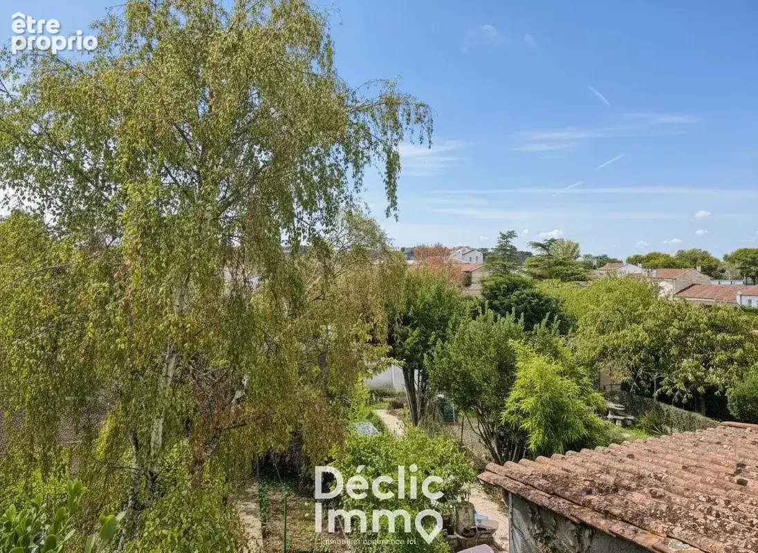 Coup de cur au gond-pontouvre  maison mitoyenne rénovée avec jardin ! - photo 5