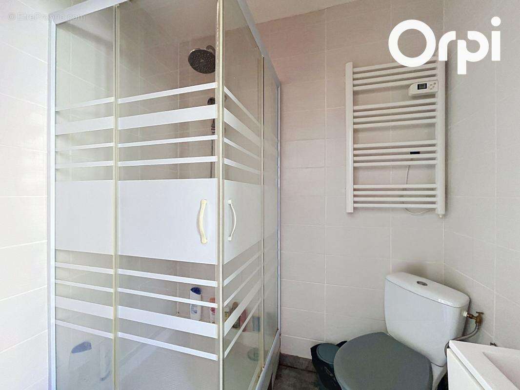 Appartement à ETREMBIERES