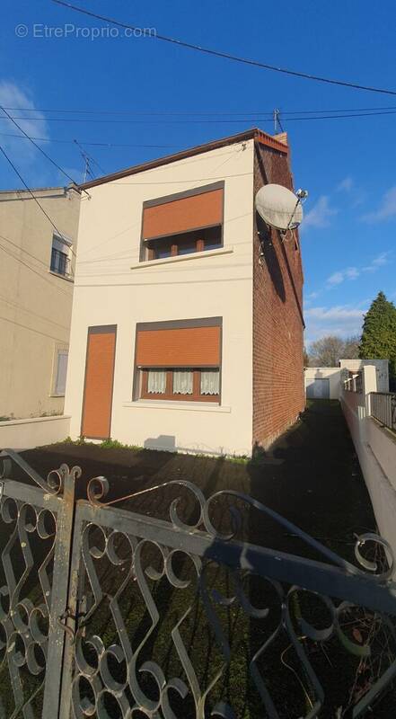 Maison à AULNOYE-AYMERIES