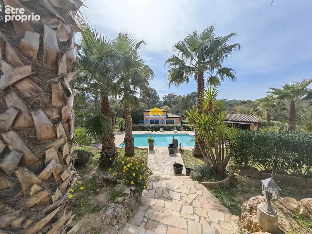 villa de 180 m2 avec 3 studios et un T2  SUR 10000 M2 - photo 15