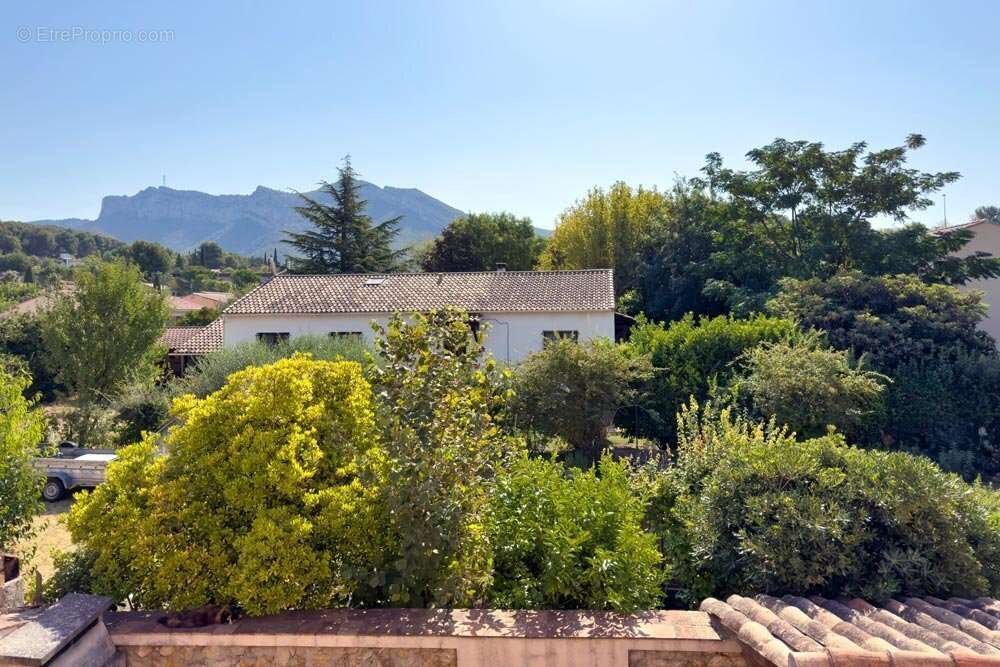 Maison à ROQUEVAIRE