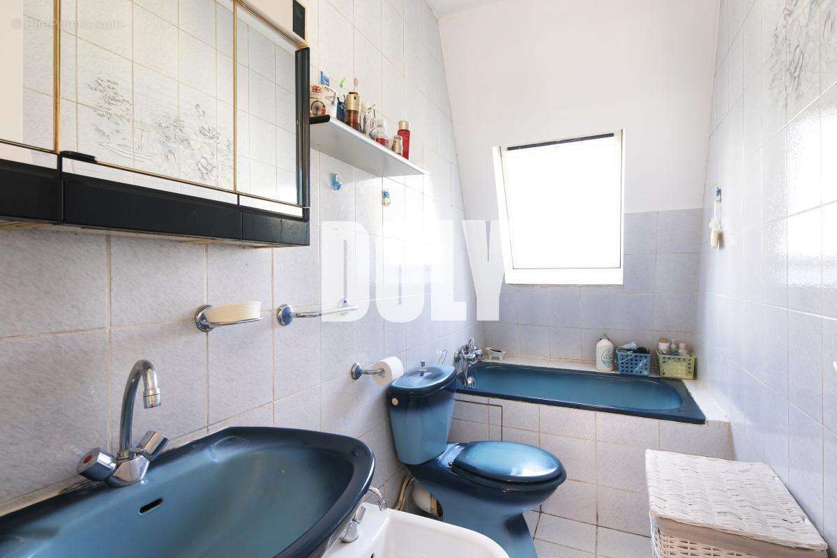 Doly - rue rougemont - 3 pieces - photo 8