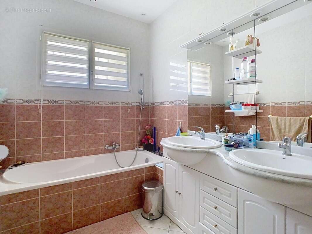 Photo 9 - Maison à PAVIE