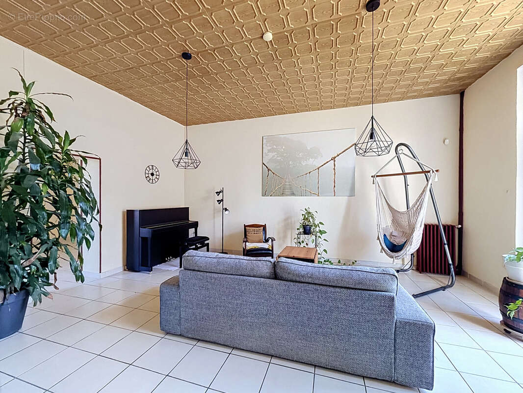 Maison de caractère des années 30   180 m2   Sireuil - photo 6
