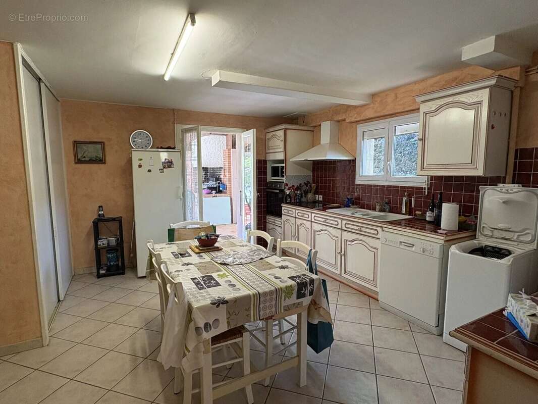 Maison à LA SALVETAT-SAINT-GILLES