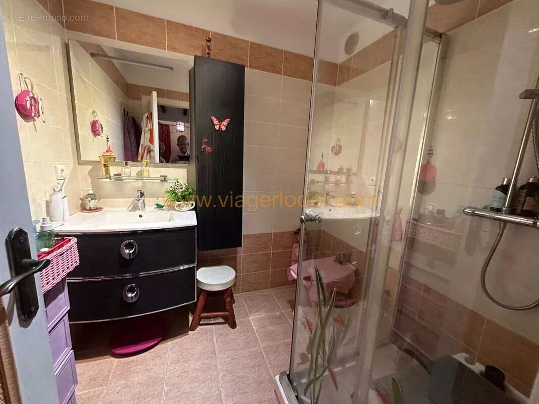 Appartement à SAINT-LAURENT-DU-VAR