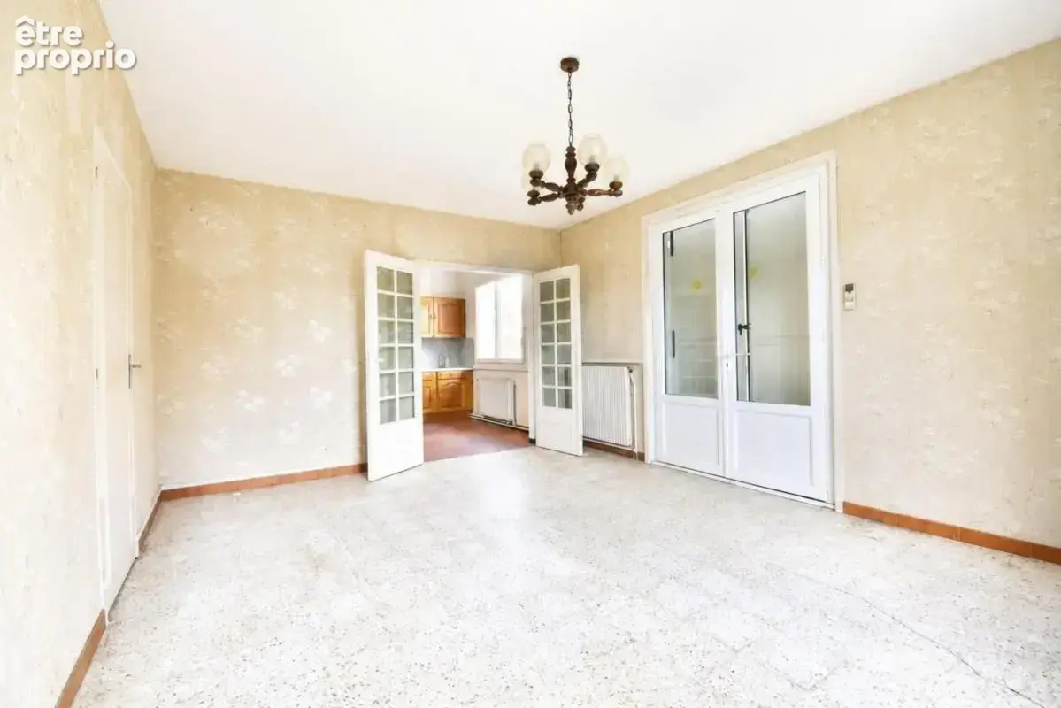 Saint-Seurin-sur-l'Isle : maison  99 m² + dépendances sur 6660 m² de terrain - photo 4