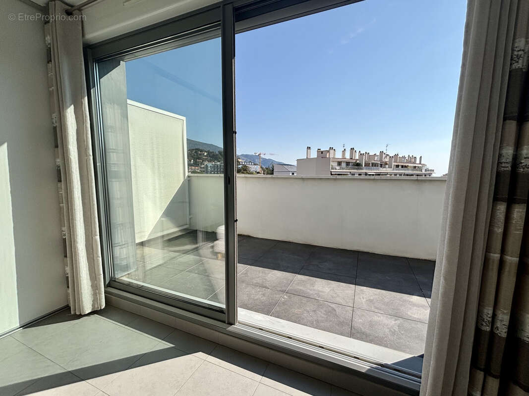 Appartement à ROQUEBRUNE-CAP-MARTIN
