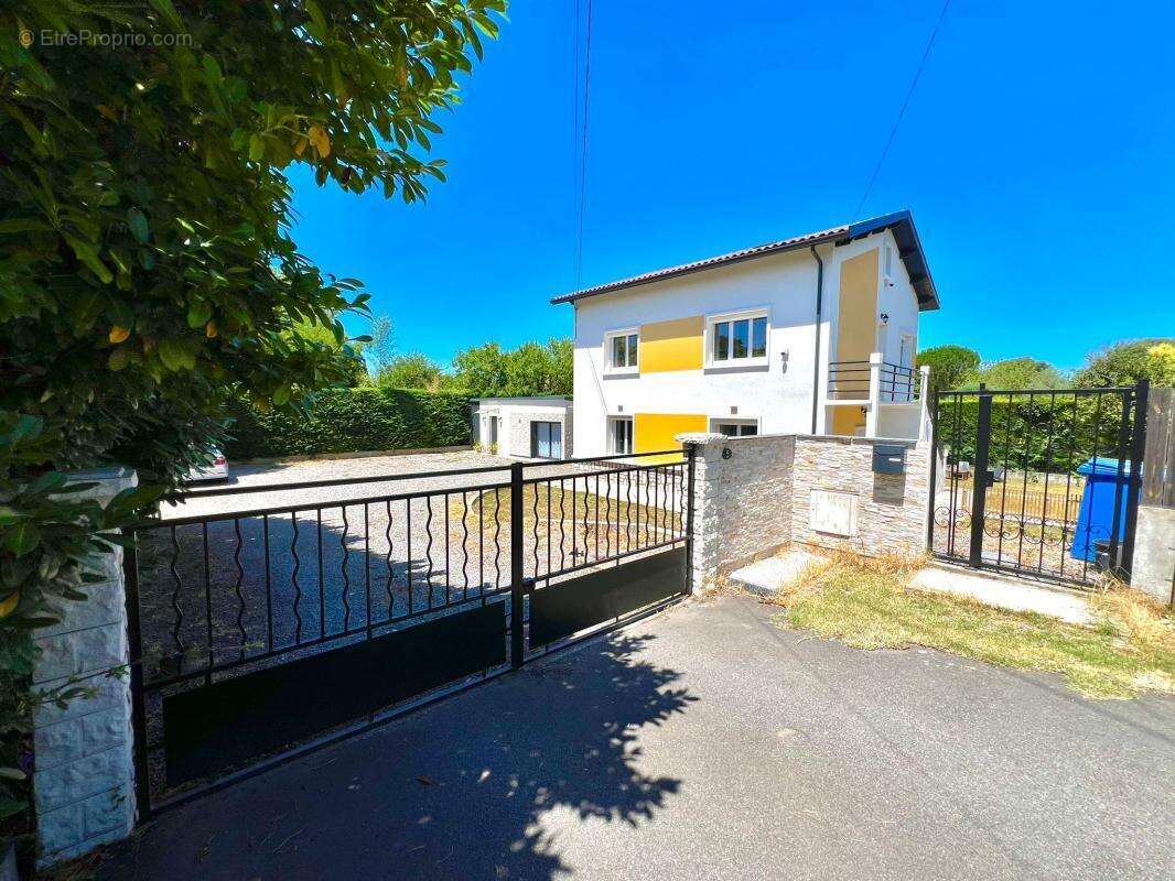 Appartement à LAUNAGUET