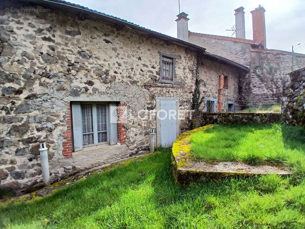 Maison à FERRIERES-SAINT-MARY