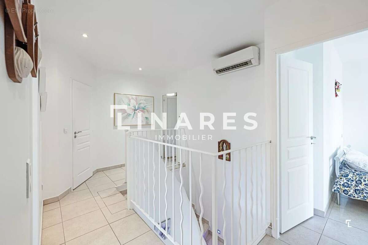 LA GRACIEUSE - Villa T4 de 165m² - Piscine - Parcelle 604m² - 13013 La Batarelle - photo 10