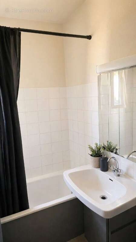 Appartement à SAINT-CYR-SUR-MER