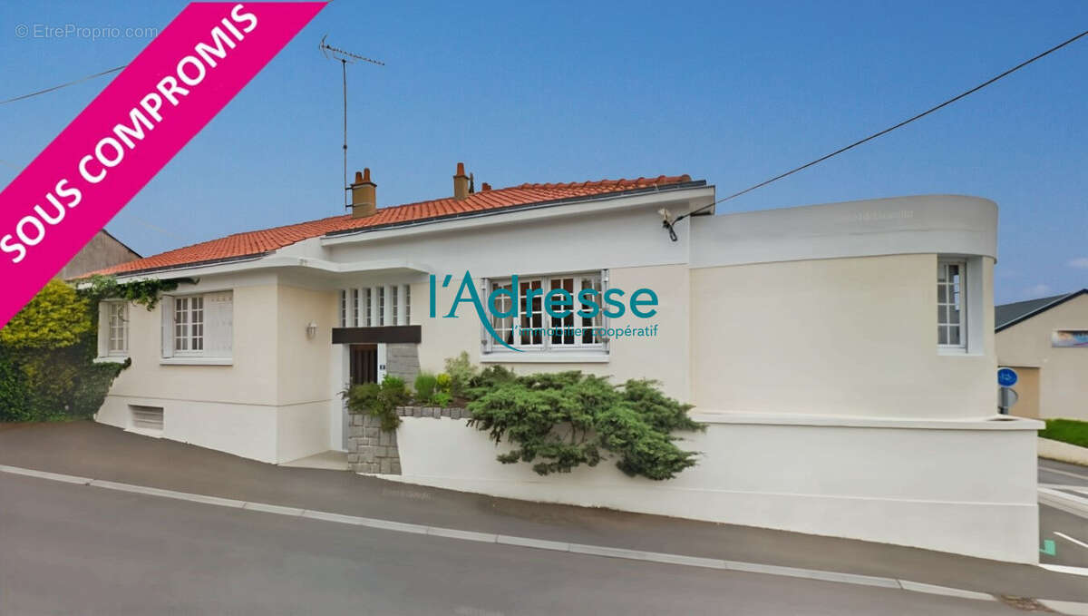 Maison à SAINT-PIERRE-MONTLIMART