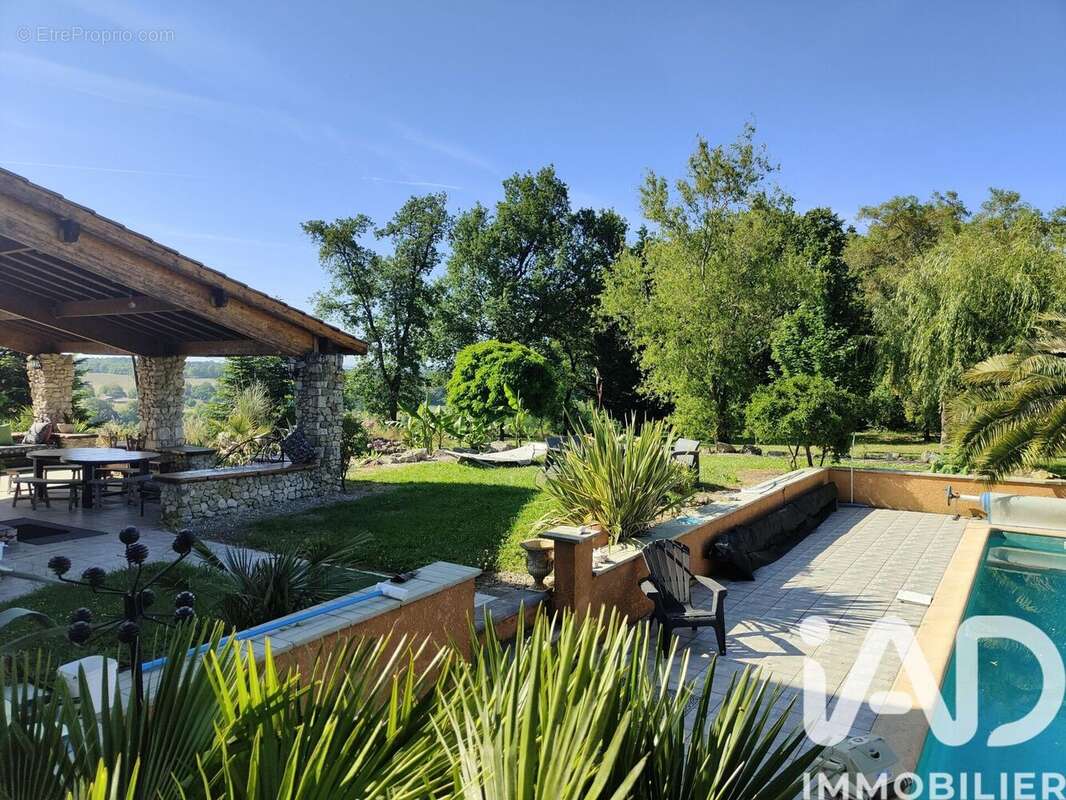 Maison 147 m² à Xaintrailles  - photo 6