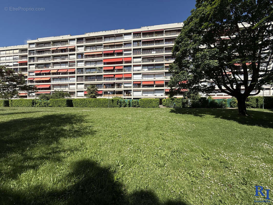 Domaine Jean Jaurès à Echirolles - Appartement à ECHIROLLES