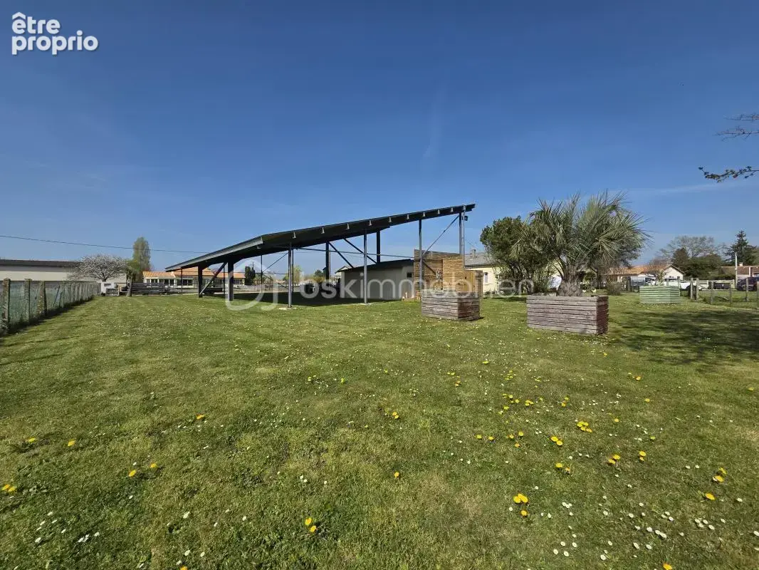 Exclusivité – hyper centre lezay – propriété avec hangar + panneaux solaires - photo 17