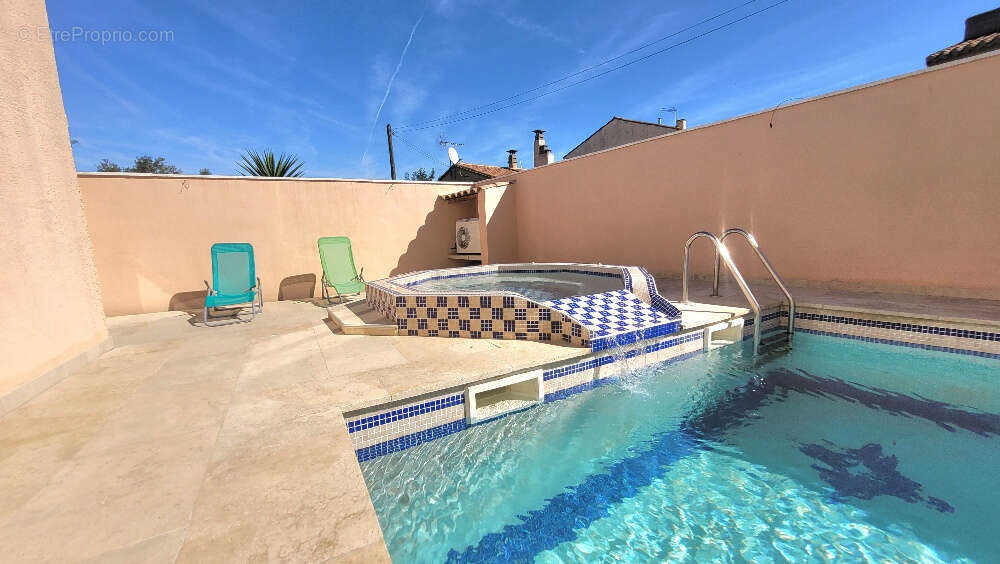 Maison à SAINTE-VALIERE