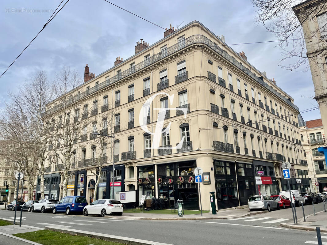 Appartement à SAINT-ETIENNE