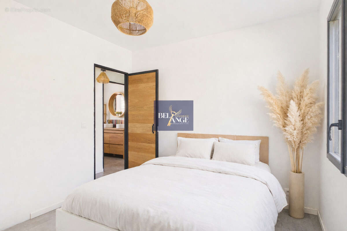 Maison à BERRIAS-ET-CASTELJAU