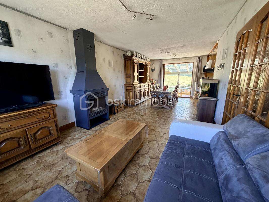 Maison 5 pièces avec véranda, sous-sol complet, grand garage et jardin - photo 2