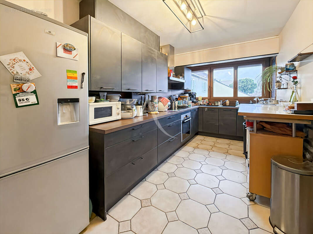 Maison à JOUY-LE-MOUTIER