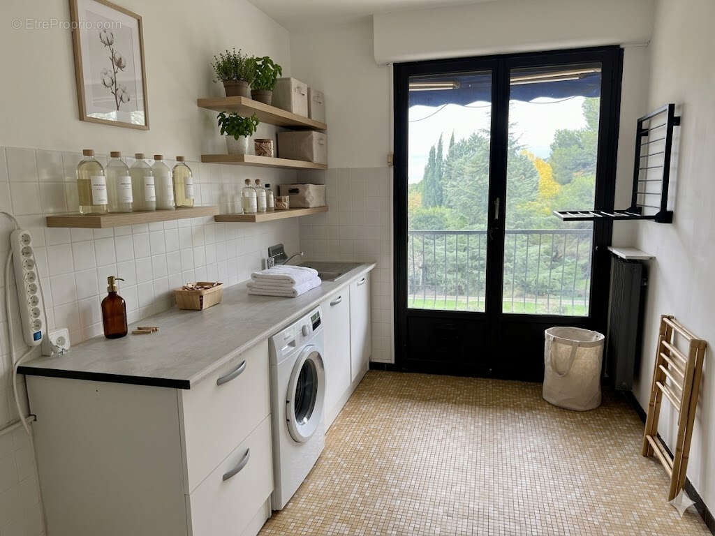 Aix en Provence, St Jerome/Parc Jourdan, appartement 5 pièces de 133 m2, ascenseur, terrasses, caves et garage - photo 5