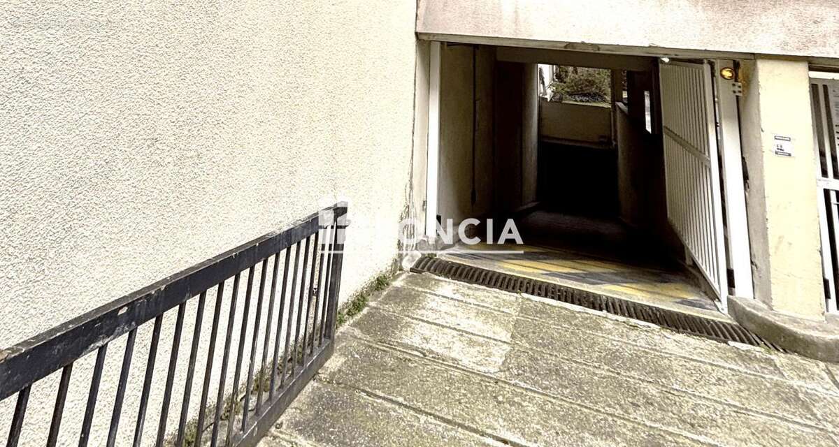 Parking à PARIS-14E