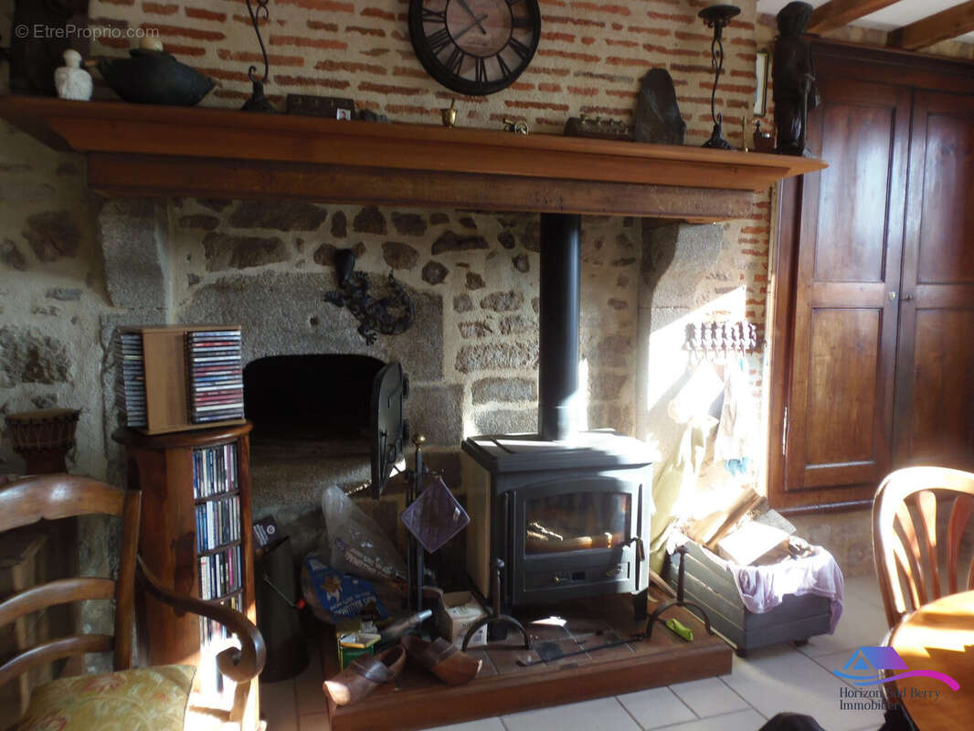 Poêle à bois - Maison à CREVANT