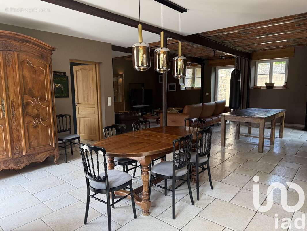 Photo 4 - Maison à GIVONNE