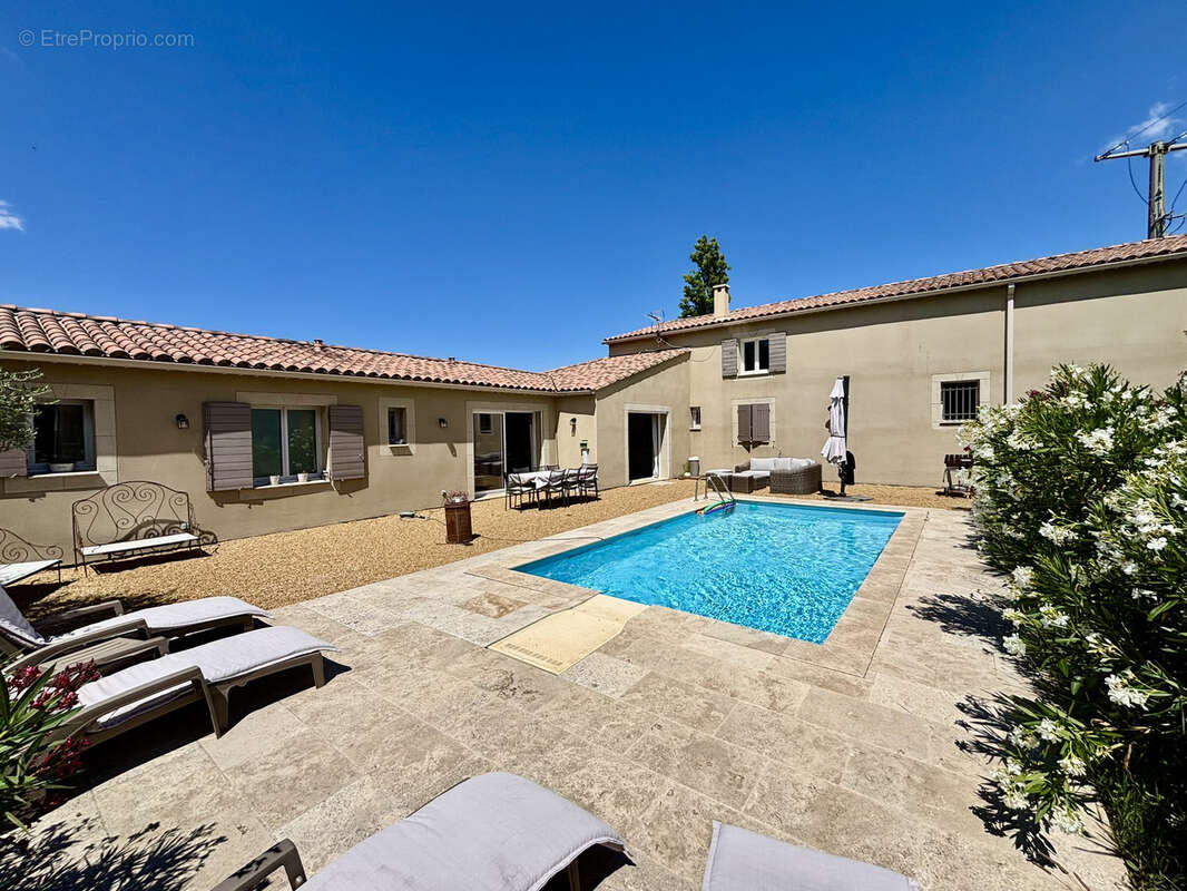 Maison à MALAUCENE
