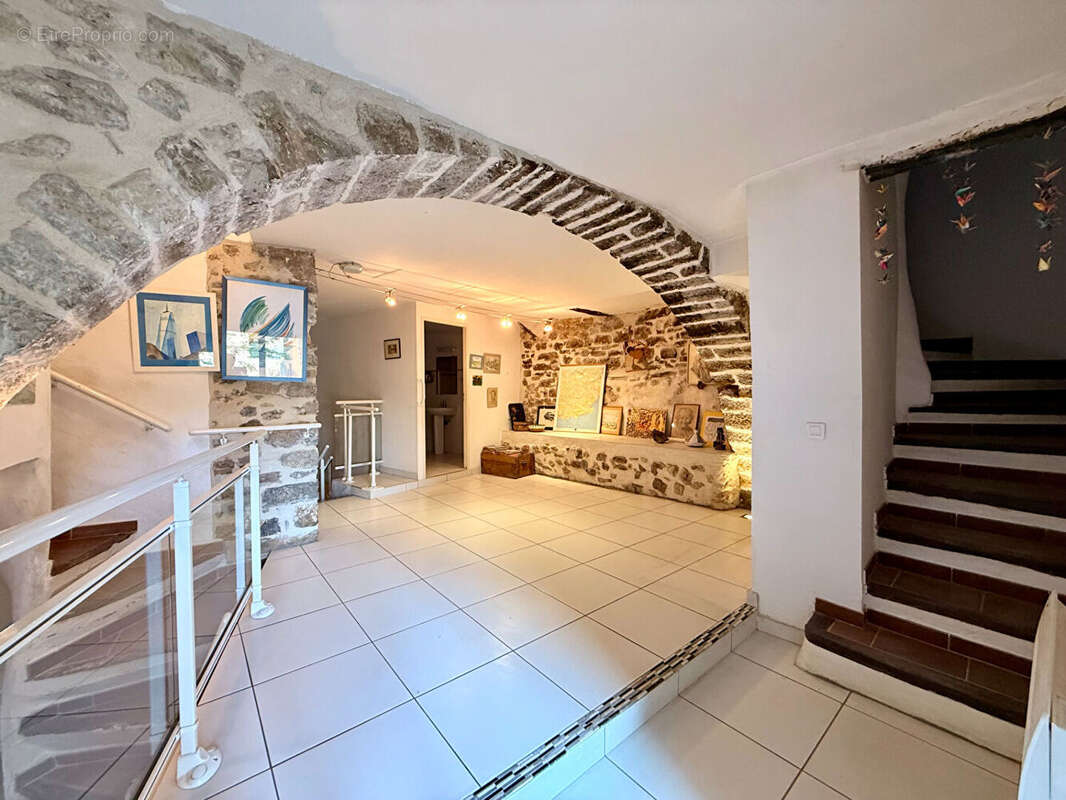 Maison de village R+3 T5 avec petite maisonnette de 19m2 à rénover - photo 7