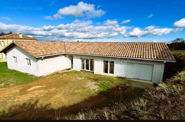 Maison à SAINT-ROMAIN-D&#039;AY