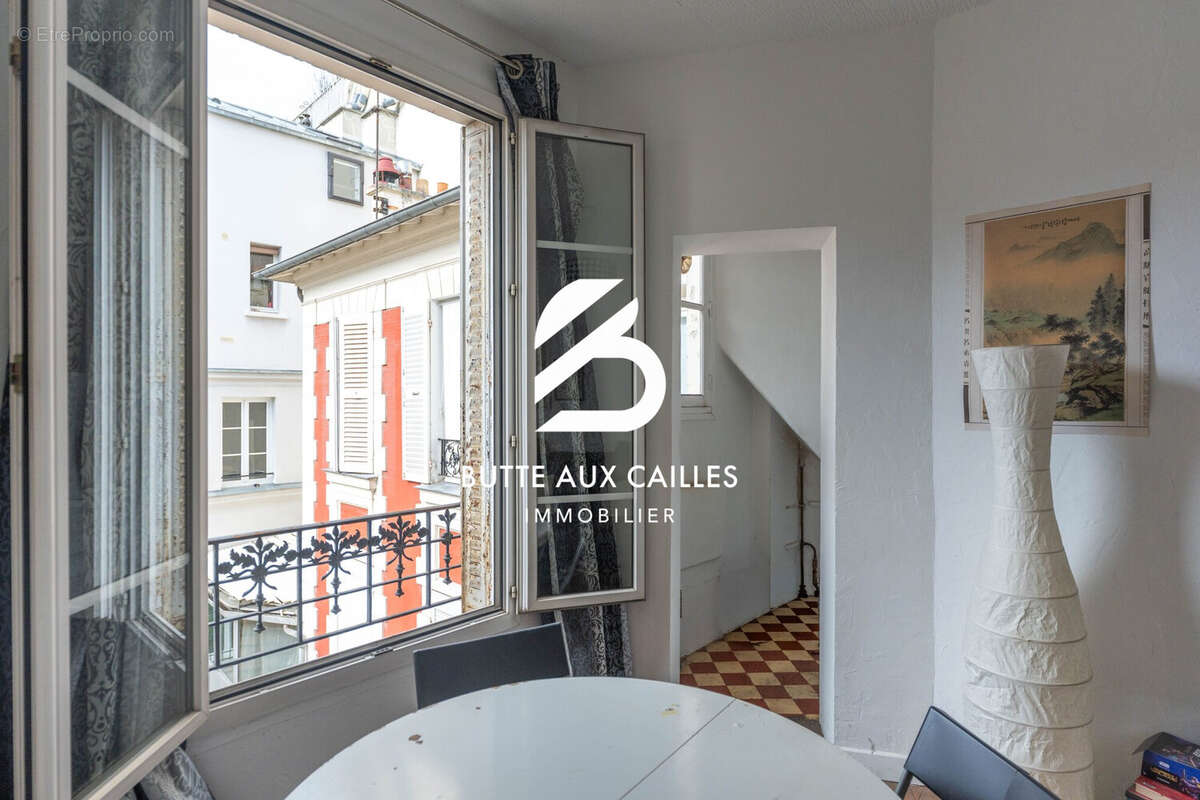 Appartement à PARIS-14E