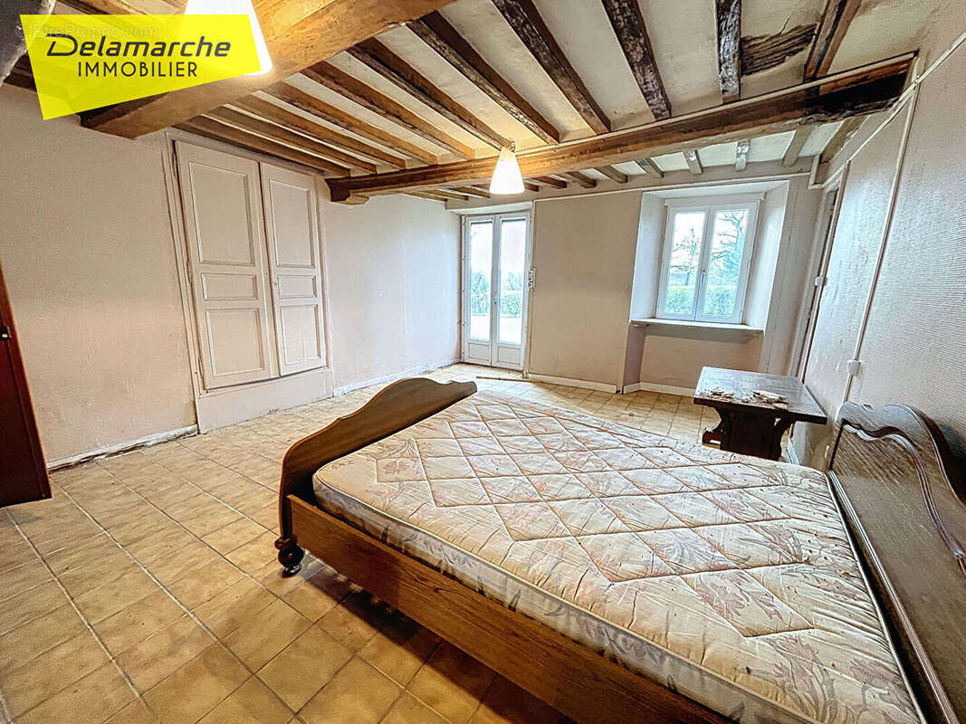 Maison à SAINT-DENIS-LE-VETU