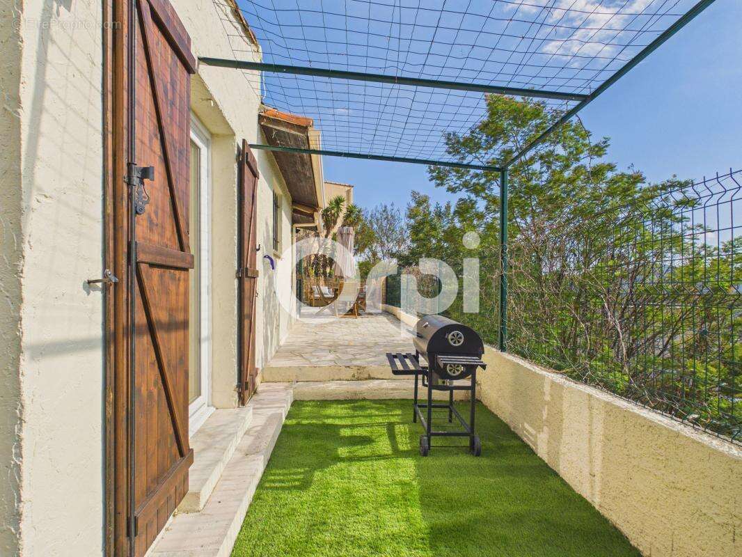 Appartement à MANDELIEU-LA-NAPOULE