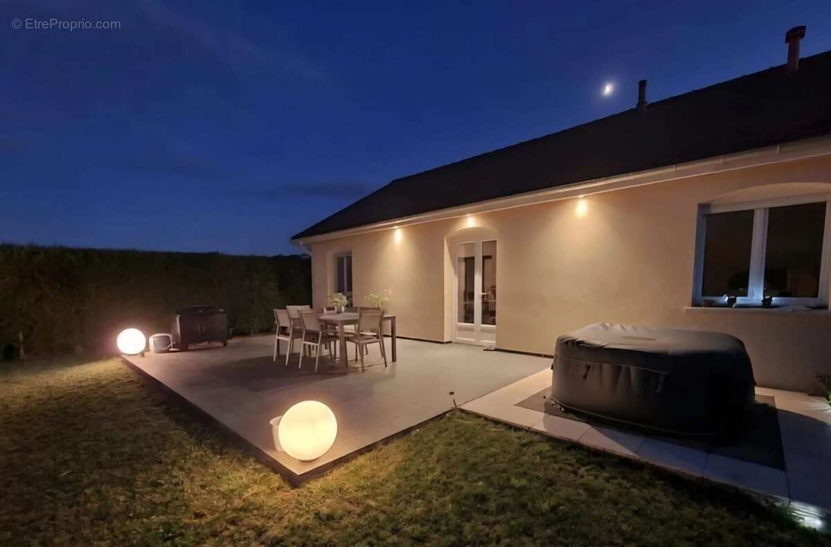 Maison à VILLEMEREUIL