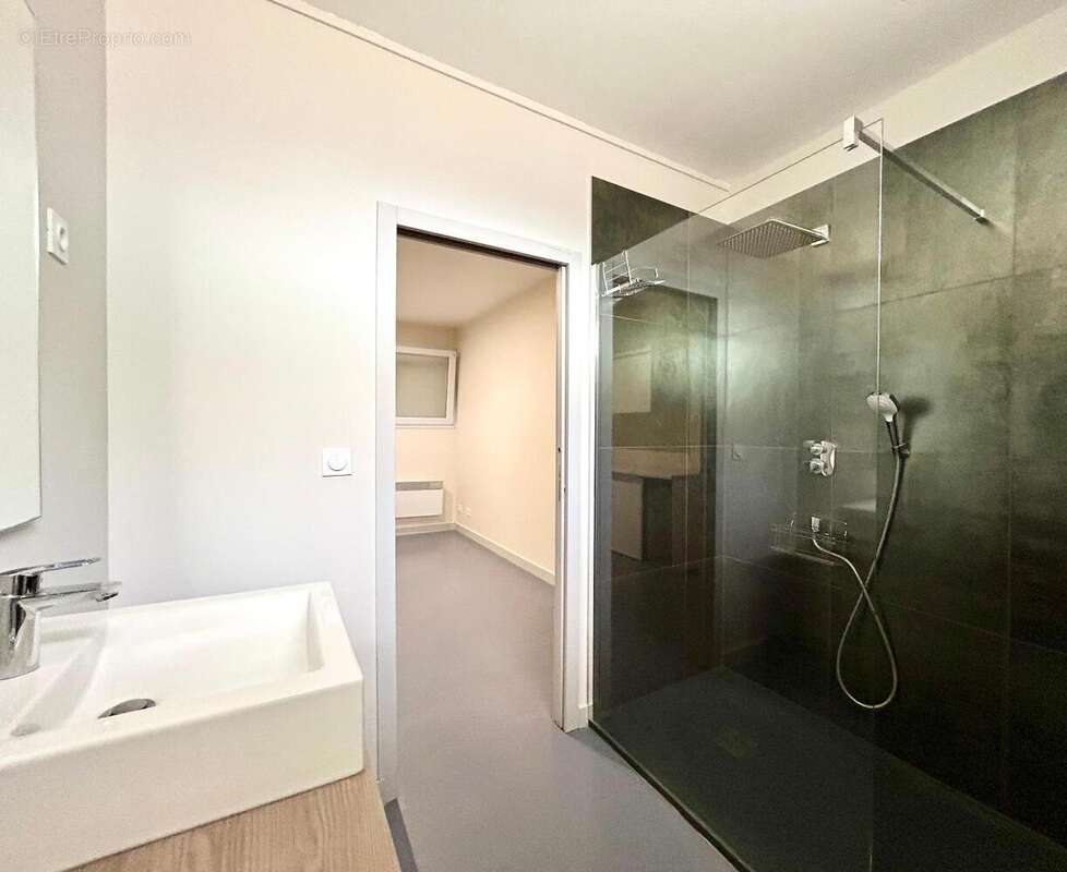   - Maison à ANGERS