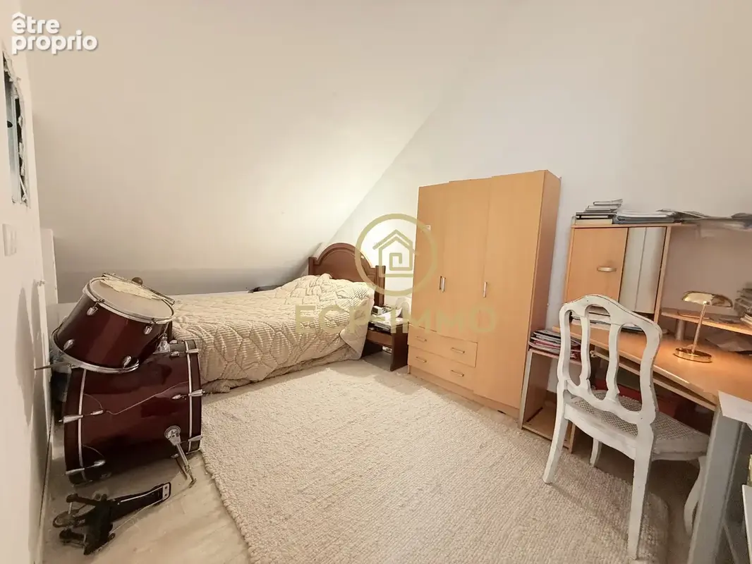 Maison atypique pleine de potentiel   À découvrir ! - photo 4