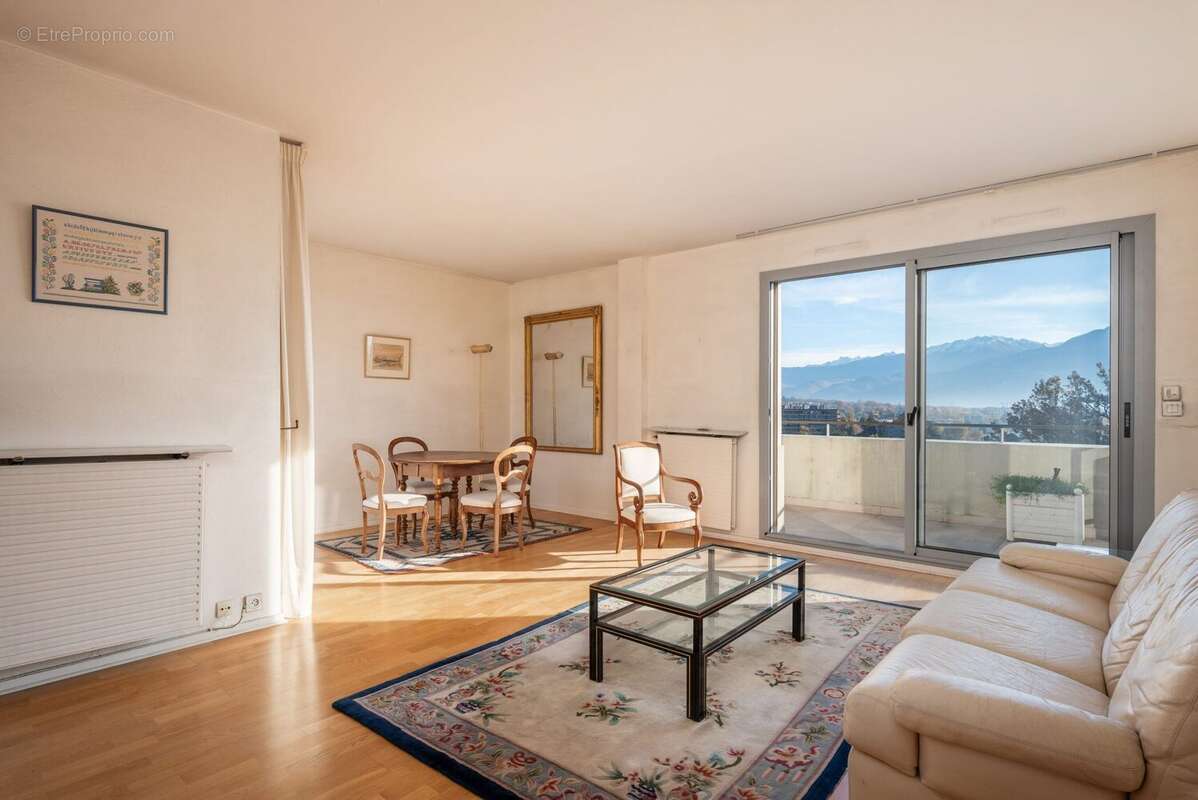 Appartement à MEYLAN