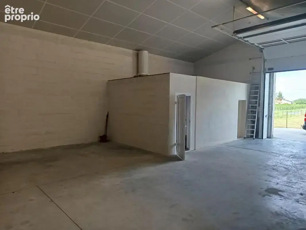 Local commercial F2 - photo 5