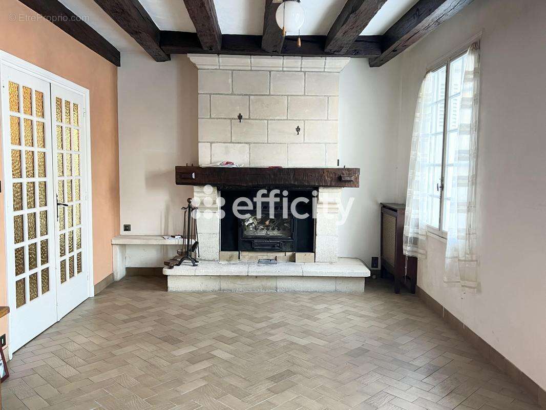 Maison à BEAUMONT-LA-RONCE