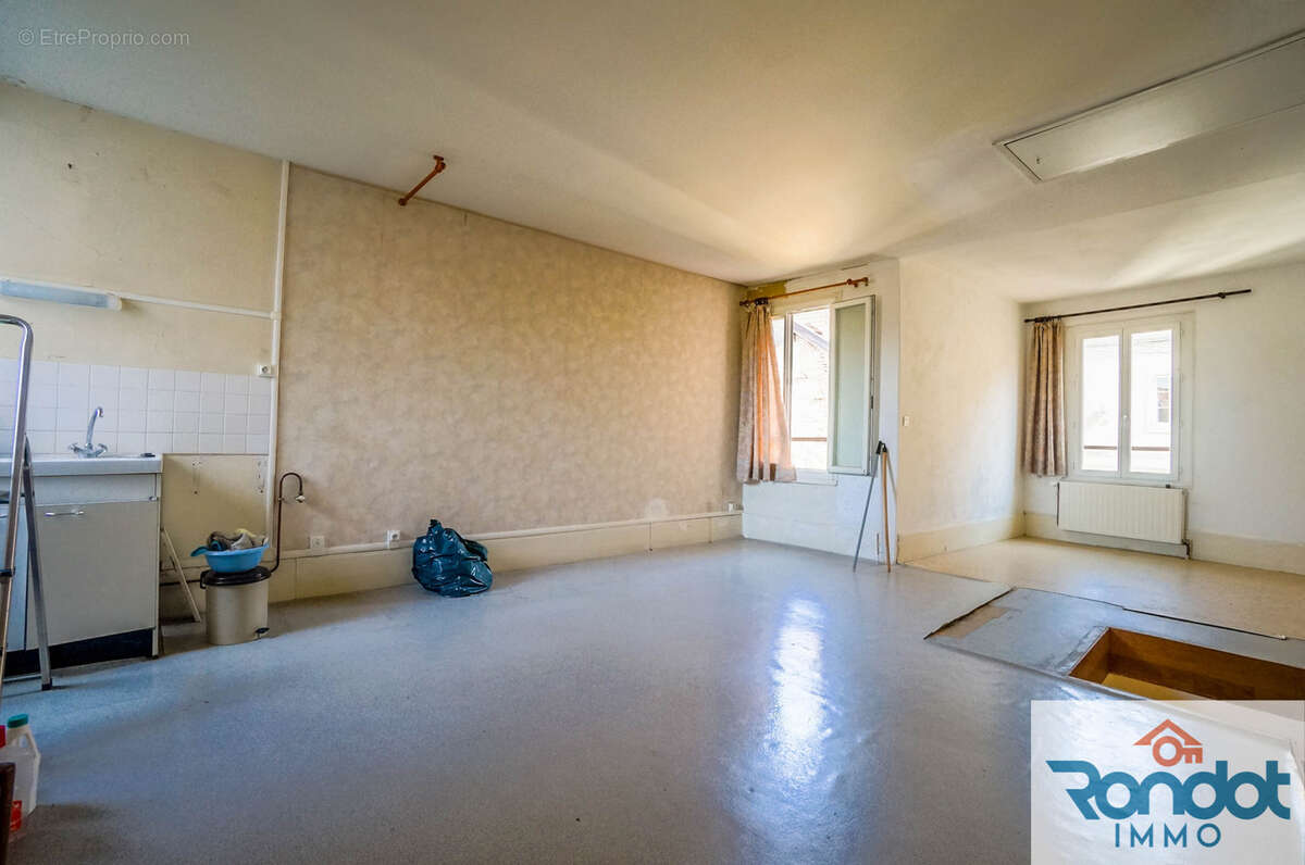 Maison à IS-SUR-TILLE