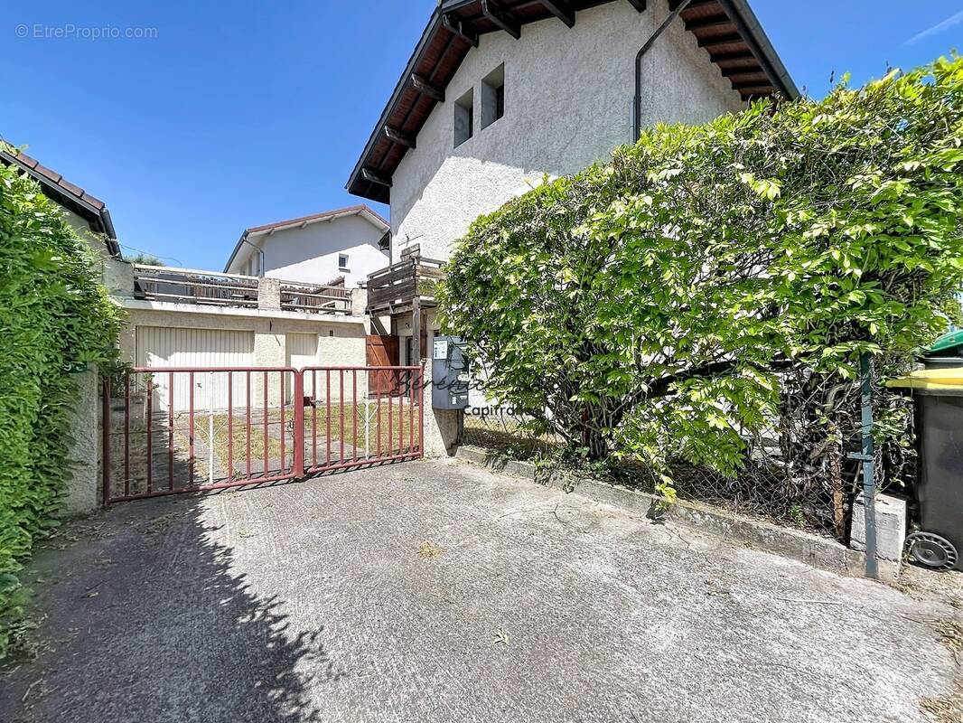 Appartement à CRANVES-SALES