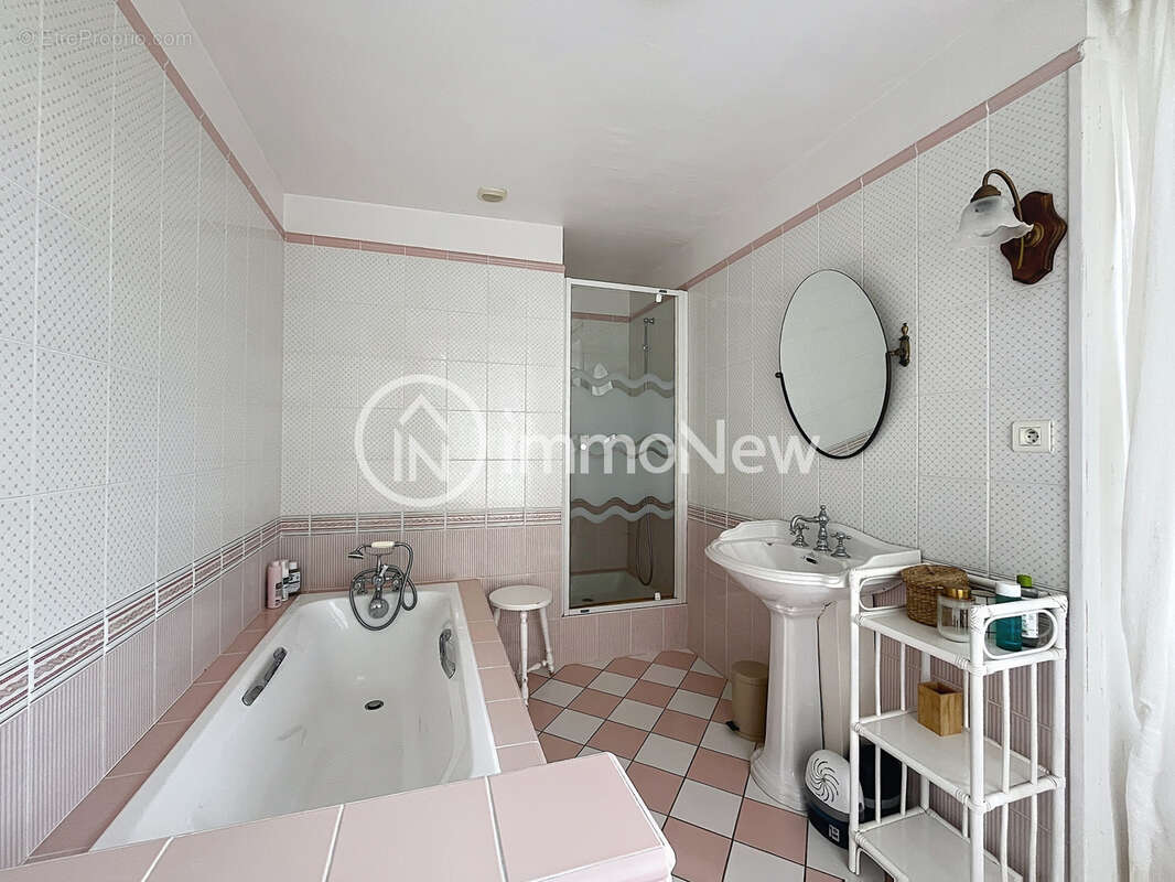 Un ancien manoir des années 1858 avec un terrain de plus de 6000m2 - photo 22