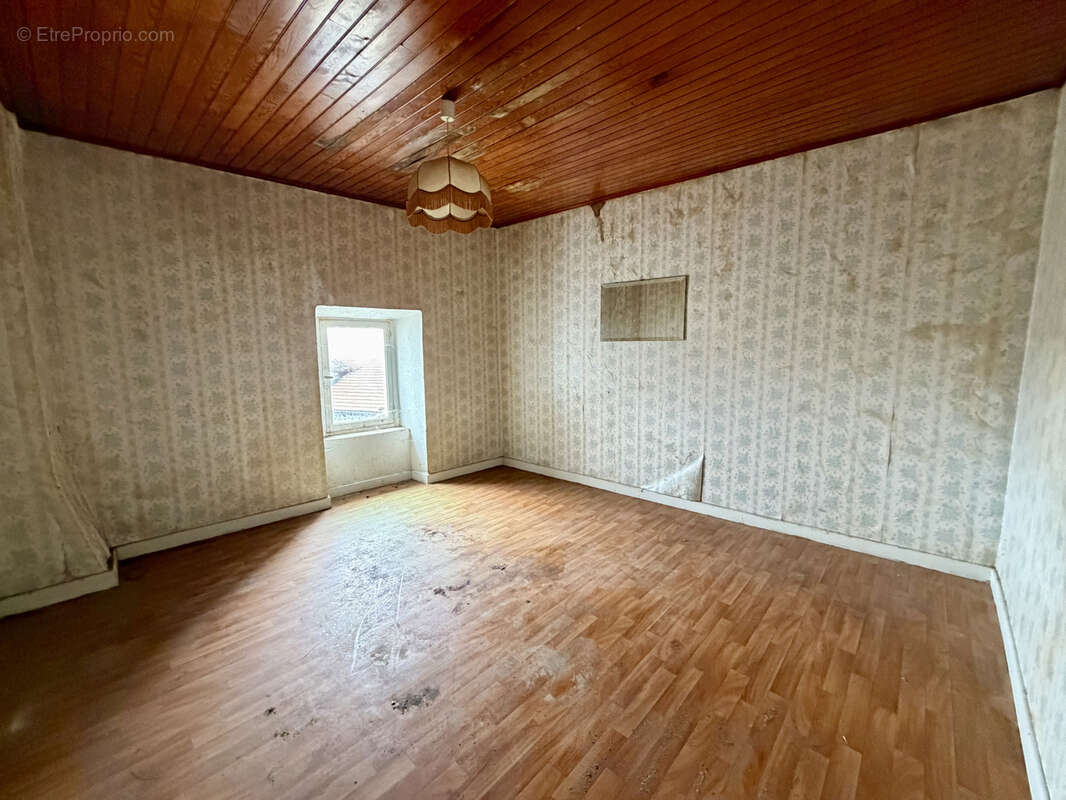 Maison à SAINT-GERMAIN-LAPRADE