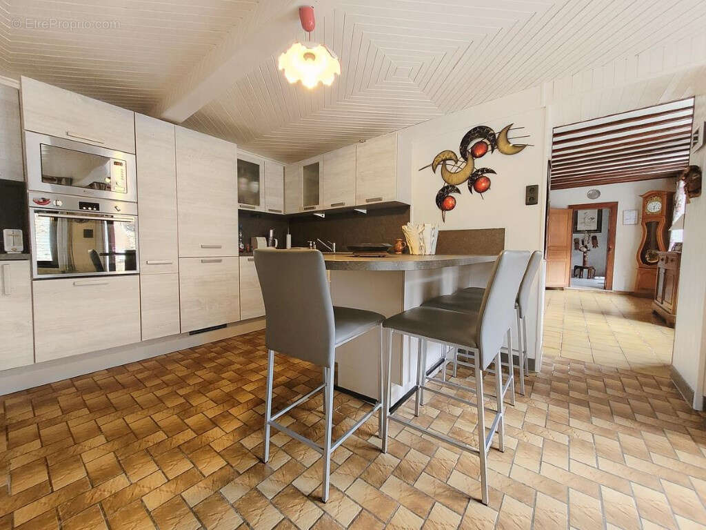 Maison à SOLRE-LE-CHATEAU