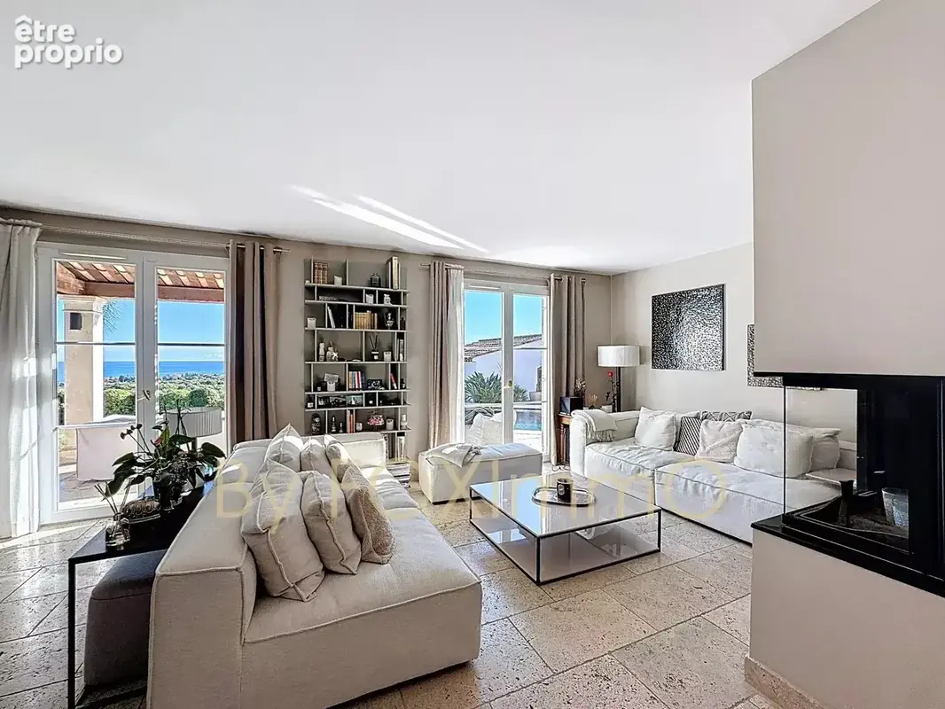 Villa vue mer sur la cote d azur, 4 chambres , piscine ,  jardin , residence securisé - photo 3