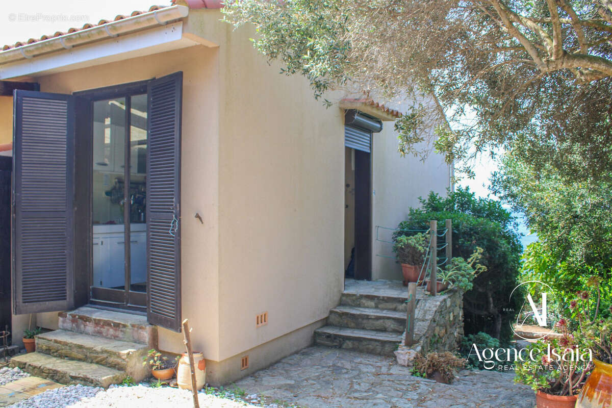 Maison 46 m² à Hyeres  - photo 2